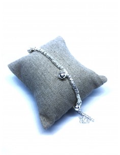 Bracciale con Pepite Martellate Tonde e 3 Campanellini Bianchi