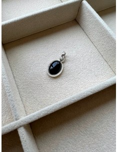 Small Oval Onix Medal