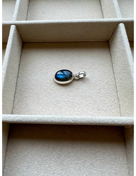 Labradorite Small Oval Medallion