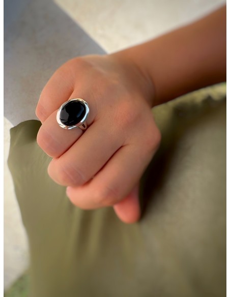 Onyx Ring Size 17