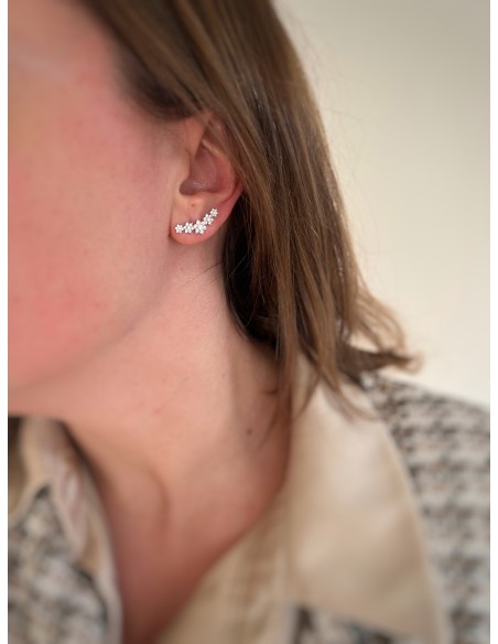Single Earrings Flower Bouquet of Daisies