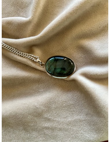 Labradorite medallion 3.3 cm x 2.4 cm