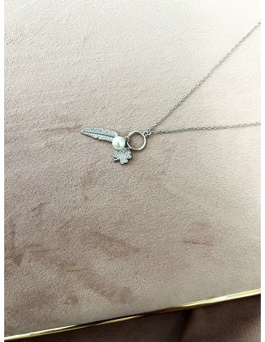 Pearl and Four-leaf Feather Necklace