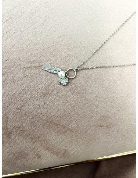Pearl and Four-leaf Feather Necklace
