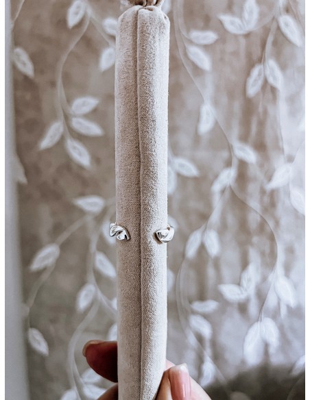 Adjustable twisted ring