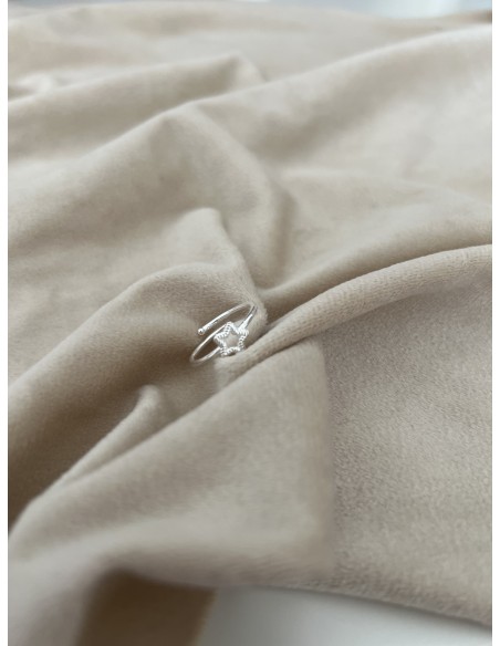 Adjustable Ring with Mini Knurled Subject