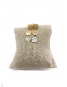 Orecchini Pendenti con Tondi Satinati e Pavè di Zirconi