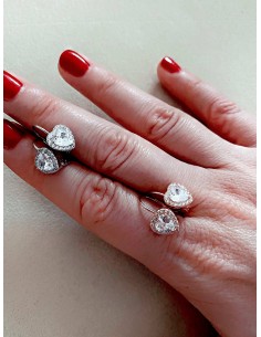 Orecchini a Monachella con Zircone a Forma di Cuore