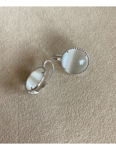 Earrings with Stone and Worked Frame