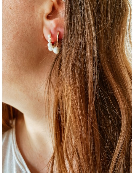 Mono Huggie Earring with Pearl Pendant