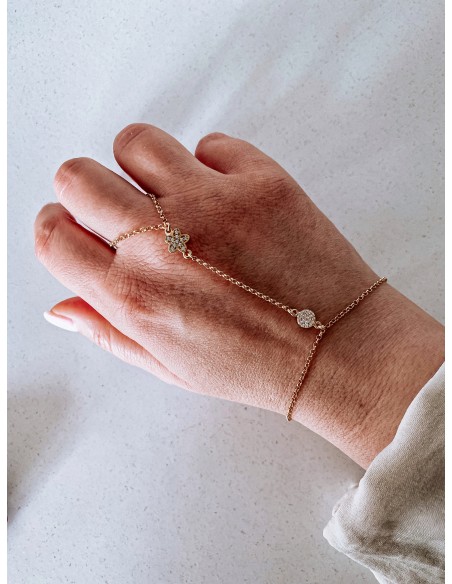 Kissing Bracelet With Flower