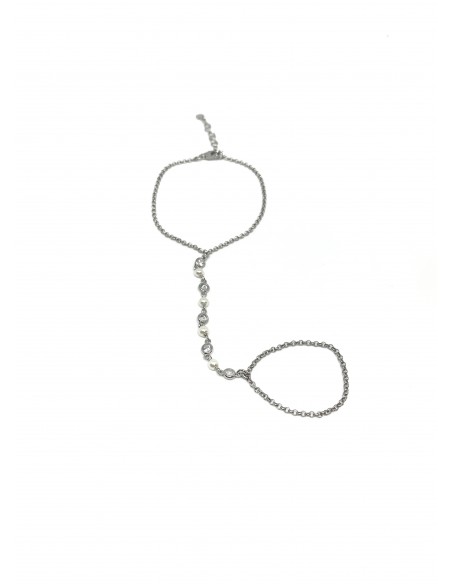 Bracelet Pearls and Zircons on the hand